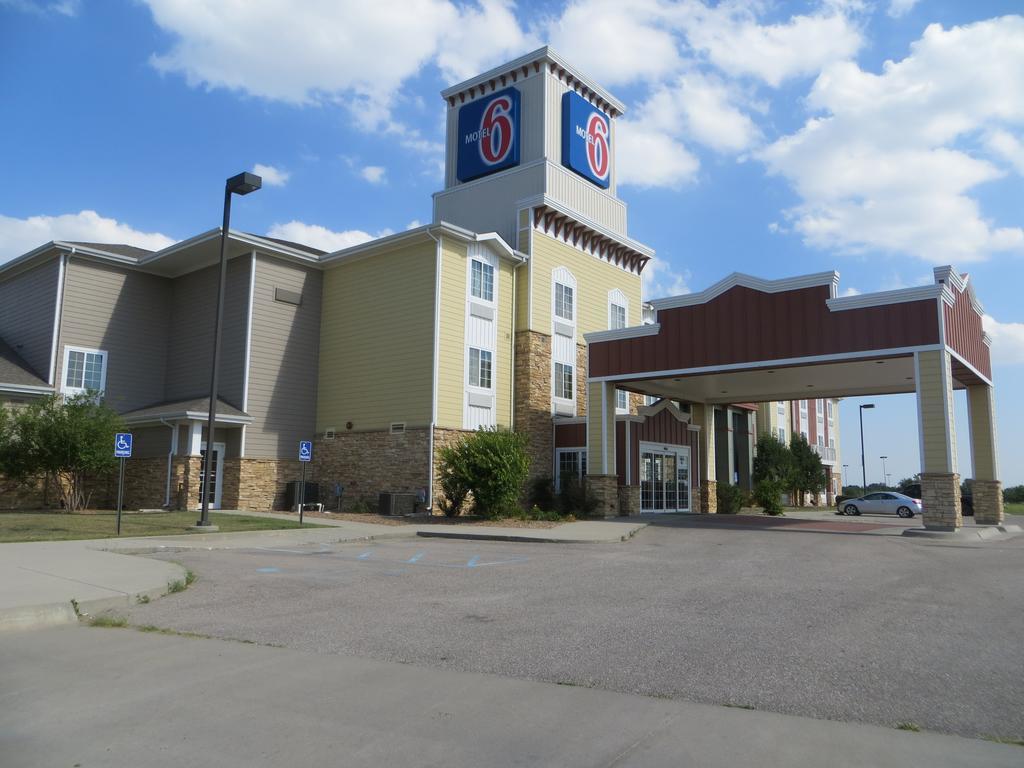Motel 6-Valley Center, Ks Park City Exteriér fotografie